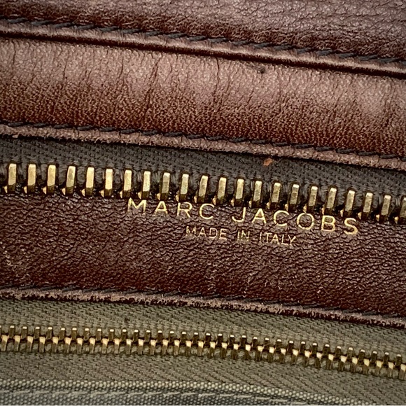 MARC JACOBS PEEBLED | DARK TAUPE AND BROWN WITH HAMMERED GOLD HARDWARE | ITALY - Picture 11 of 17